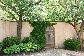 The Red Fox Inn & Tavern