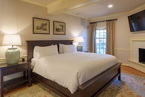 The Red Fox Inn & Tavern