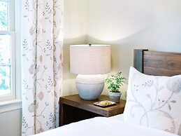 The Red Fox Inn & Tavern