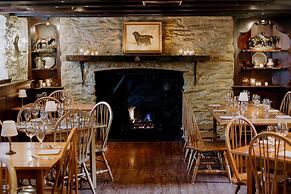 The Red Fox Inn & Tavern