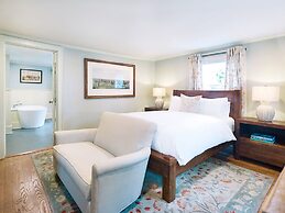 The Red Fox Inn & Tavern