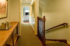 The Red Fox Inn & Tavern