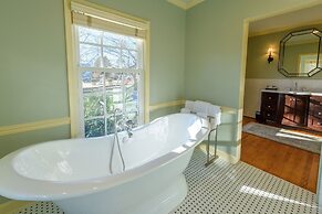 The Red Fox Inn & Tavern