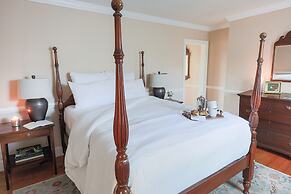 The Red Fox Inn & Tavern