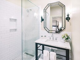 The Red Fox Inn & Tavern