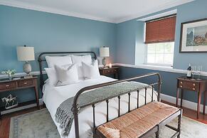 The Red Fox Inn & Tavern