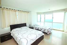 Torres del Lago Apartments