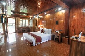 Thung Nham Hotel & Resort