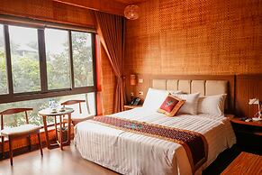 Thung Nham Hotel & Resort