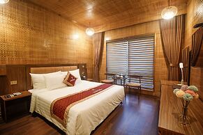 Thung Nham Hotel & Resort