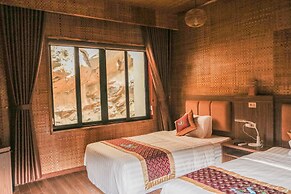 Thung Nham Hotel & Resort