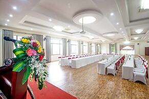 Thung Nham Hotel & Resort