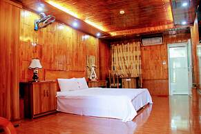 Thung Nham Hotel & Resort