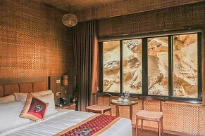 Thung Nham Hotel & Resort