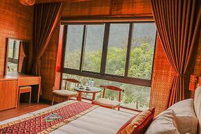 Thung Nham Hotel & Resort