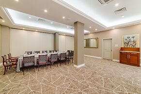 The Arkin Colony Hotel