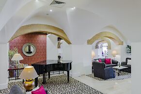 The Arkin Colony Hotel