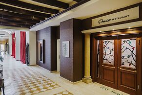 The Arkin Colony Hotel