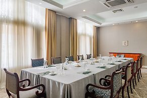 The Arkin Colony Hotel