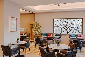 The Arkin Colony Hotel