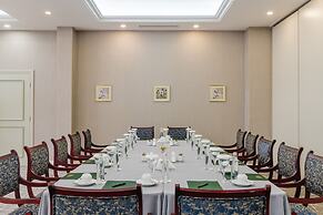 The Arkin Colony Hotel