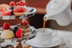 The Arkin Colony Hotel