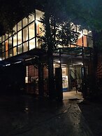 Cinnamon Airport Residencies