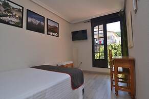 Hostería El Bodegón De Gredos