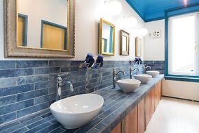 Little Barrel Guest House - Hostel