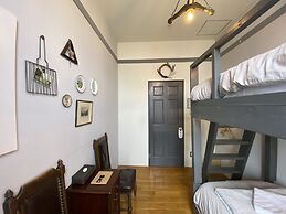 Little Barrel Guest House - Hostel