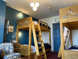 Little Barrel Guest House - Hostel