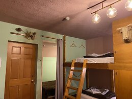 Little Barrel Guest House - Hostel