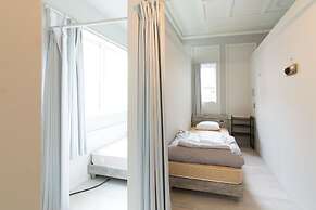 Little Barrel Guest House - Hostel