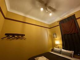 Little Barrel Guest House - Hostel