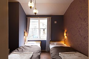 Little Barrel Guest House - Hostel