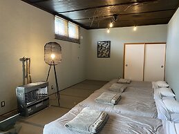 Little Barrel Guest House - Hostel