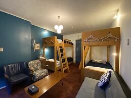 Little Barrel Guest House - Hostel