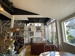 Little Barrel Guest House - Hostel