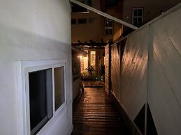 Little Barrel Guest House - Hostel