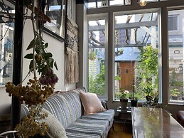 Little Barrel Guest House - Hostel