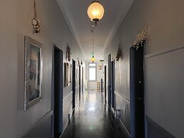 Little Barrel Guest House - Hostel