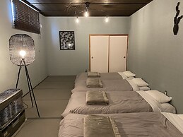 Little Barrel Guest House - Hostel