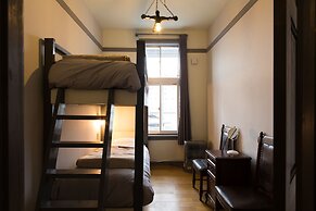 Little Barrel Guest House - Hostel