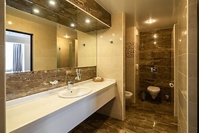 Business Hotel Mask
