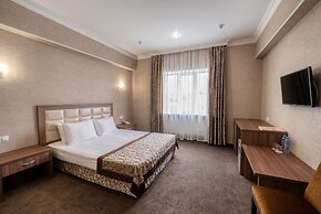 Business Hotel Mask
