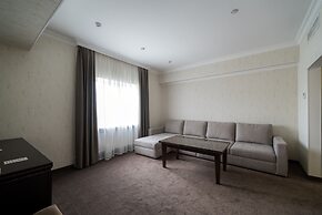 Business Hotel Mask