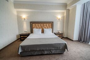 Business Hotel Mask