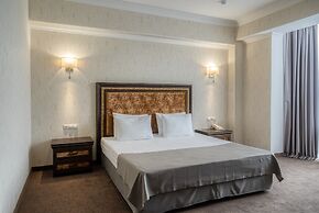 Business Hotel Mask