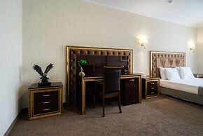 Business Hotel Mask