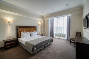 Business Hotel Mask
